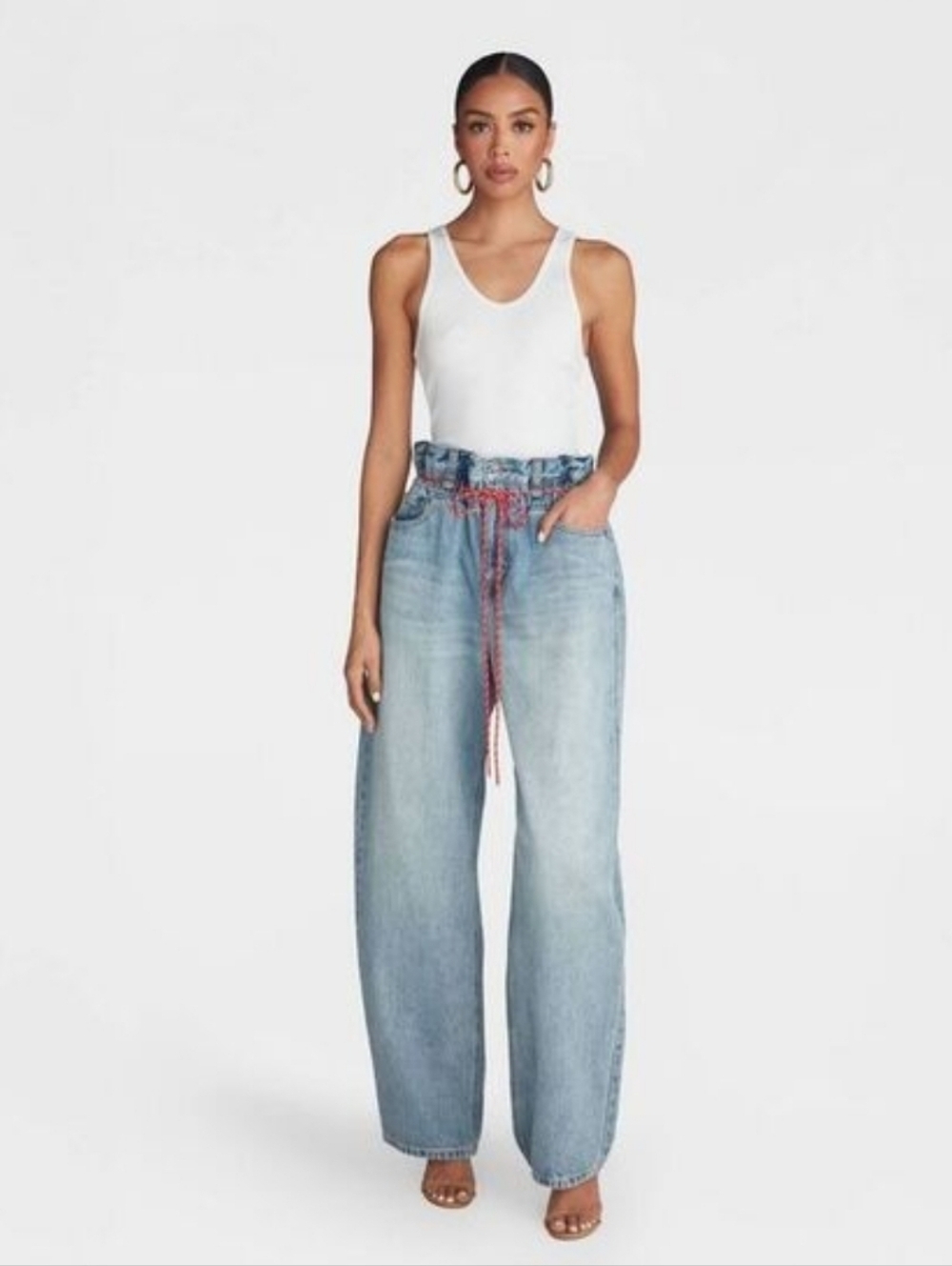 NWT! KBB by KAHLANA, Barrel Leg 'The Paper Bag Jean', Light Wash, Size 4 - Picture 3 of 4